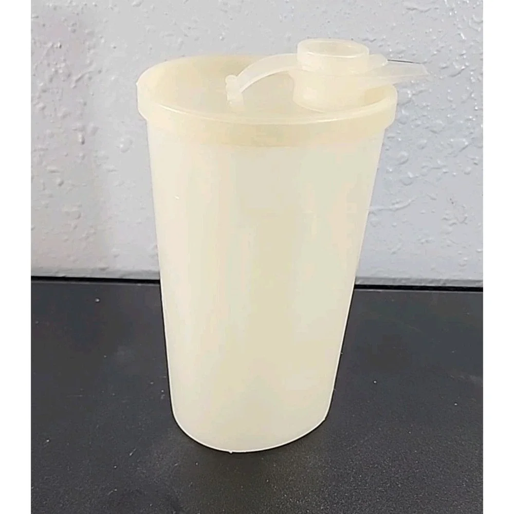 Tupperware Vintage Sweet Saver Container 640‎ With Pour Spout Lid